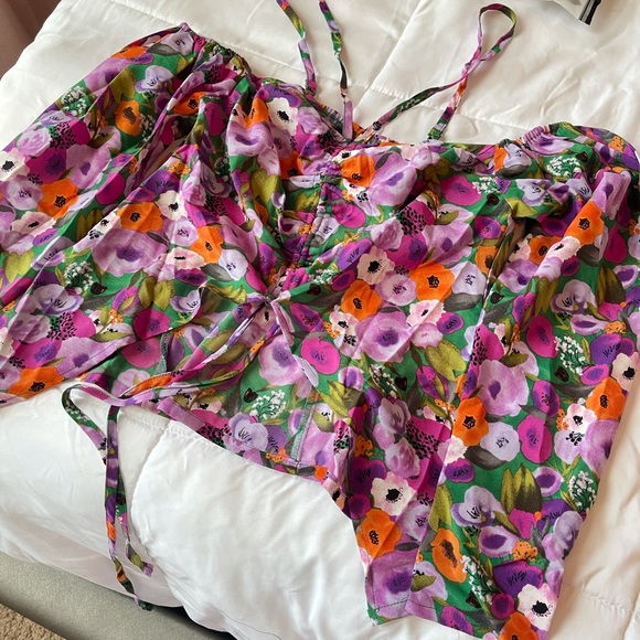 Festive Tropical Multicolor flora short/blouse - Picture 3 of 4